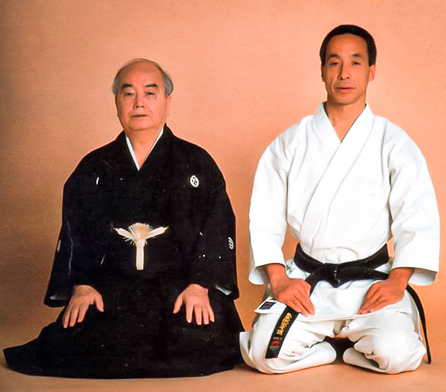 Soke Mabuni und Meister Nakahashi